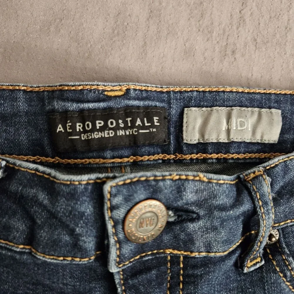 Aeropostale Womens Blue Dark Wash Midi Denim Jean Shorts Size 6 Stretch 5 pocket